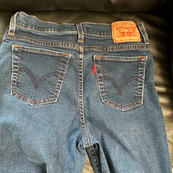 Levi’s Women’s Denim Capris, Size 6 - Picture 1 of 6